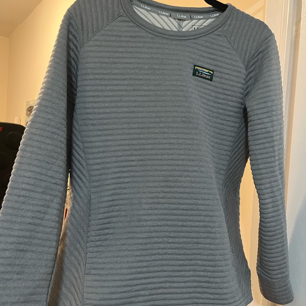 L.L. Bean Women's Gray Quilted shirt